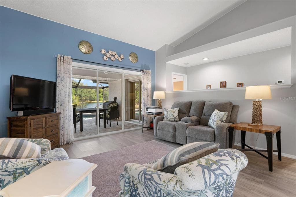 5009 SOUTHERN PINE CIRCLE photo 4