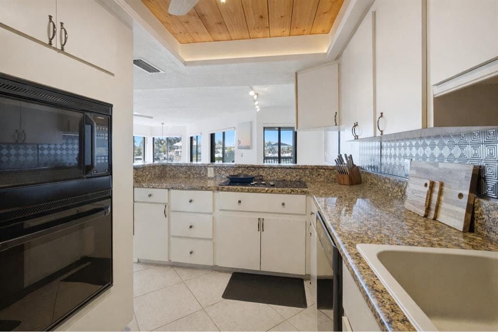 534 PINELLAS BAYWAY S 101 photo 13