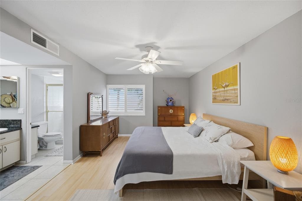 534 PINELLAS BAYWAY S 101 photo 17