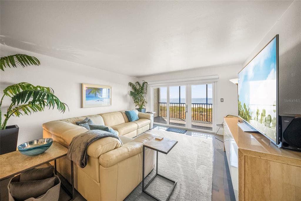 420 BEACH ROAD 606 photo 7