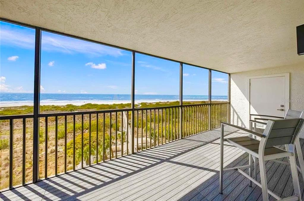 420 BEACH ROAD 606 photo 10