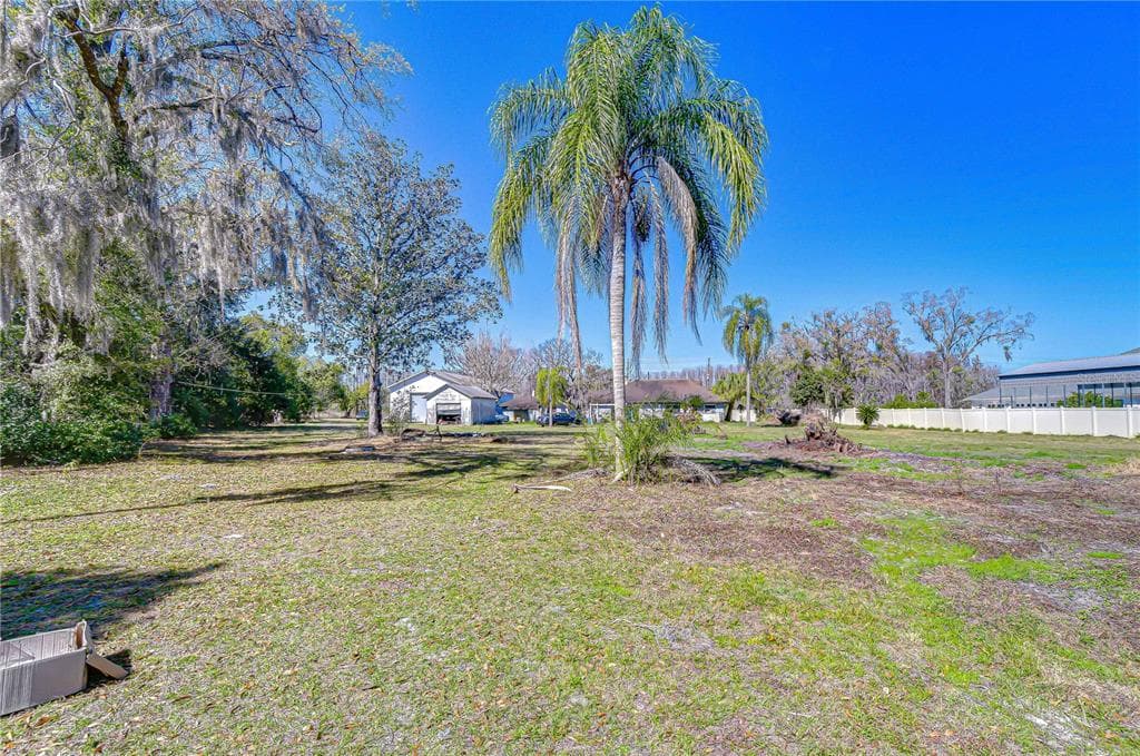 6608 WISTERIA LOOP photo 9