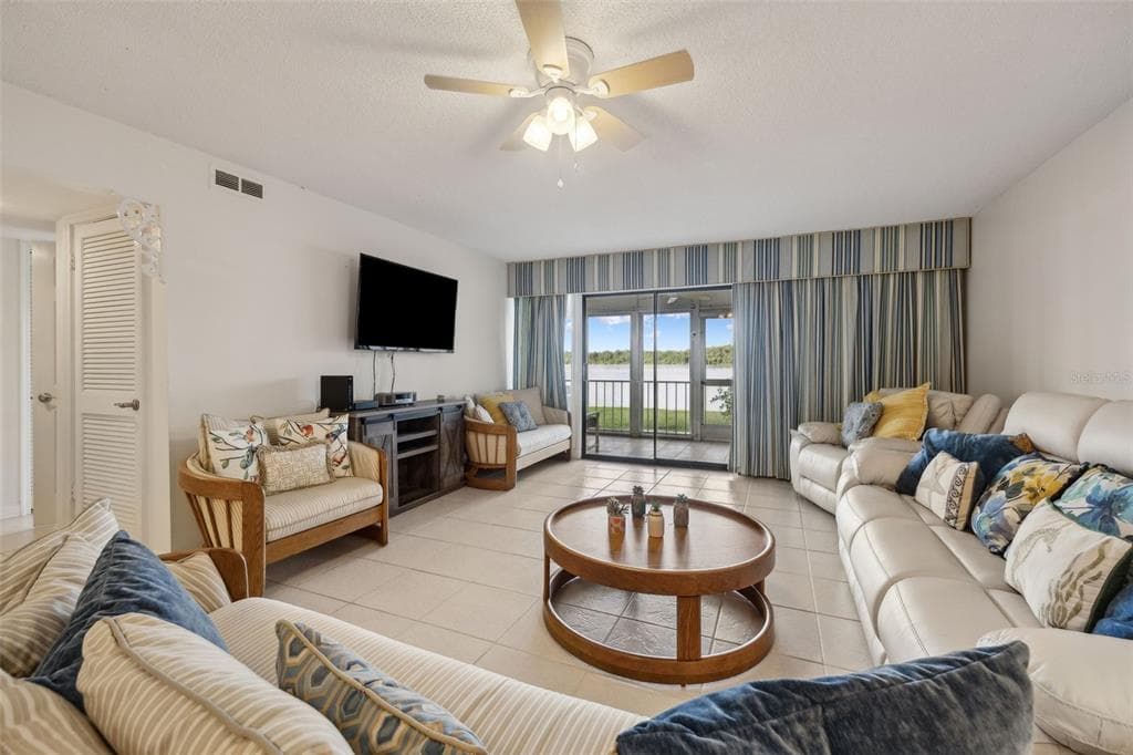 125 RIVER BEND PLACE D photo 16