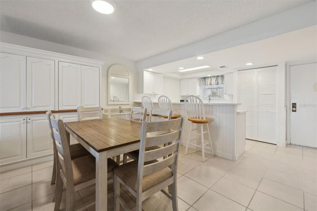 125 RIVER BEND PLACE D photo 19