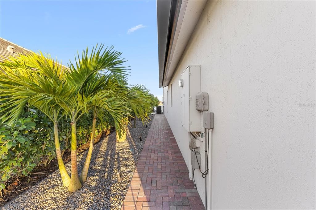 4796 SOPHIA DRIVE photo 21