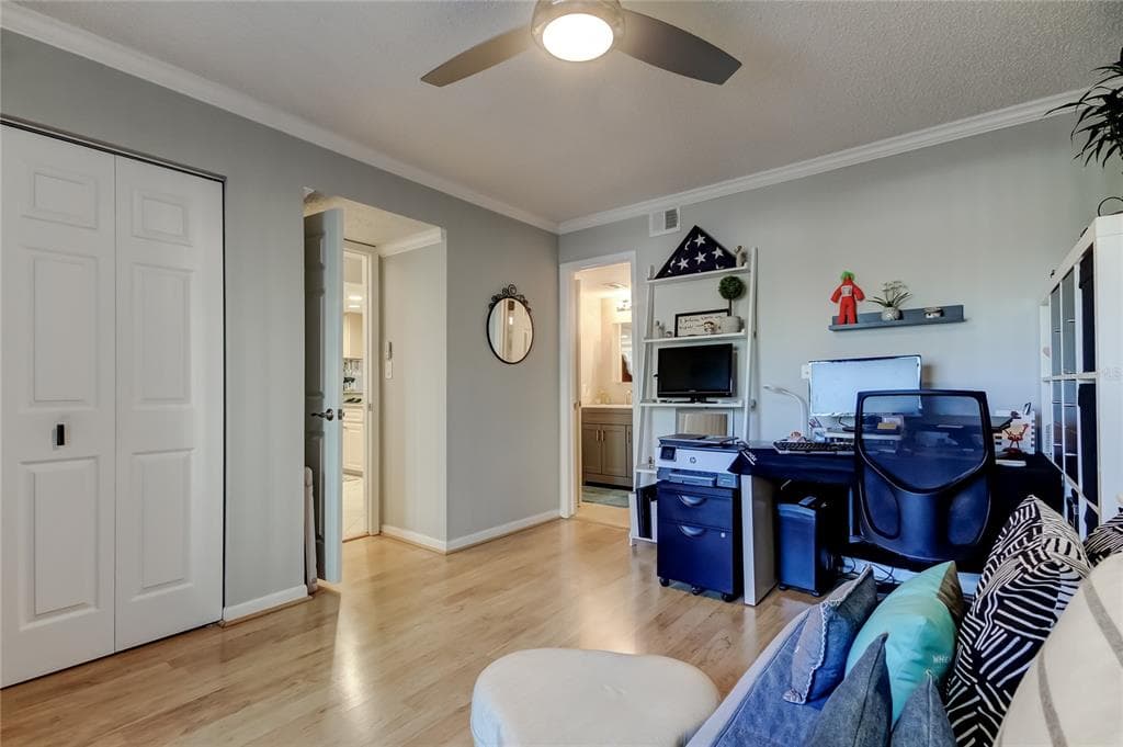 650 ISLAND WAY 206 photo 16