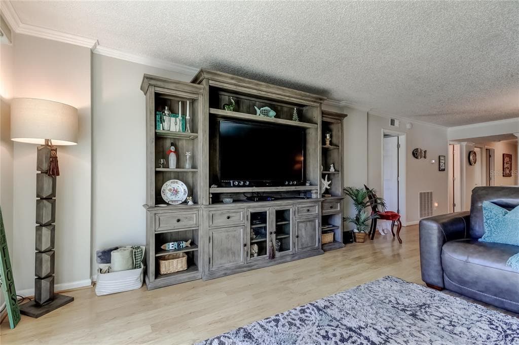 650 ISLAND WAY 206 photo 22