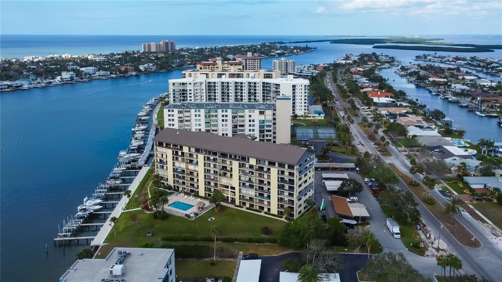 650 ISLAND WAY 206 photo 1