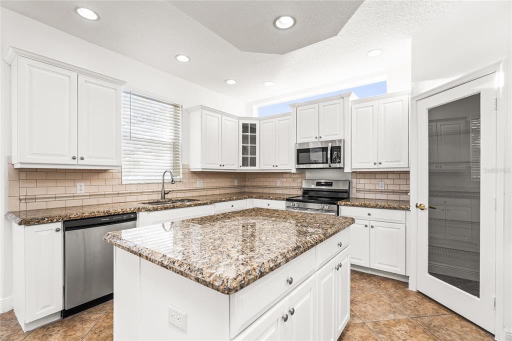 2258 BALSAN WAY photo 8