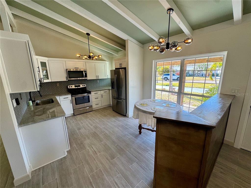 1500 CARSON CIRCLE NE photo 5