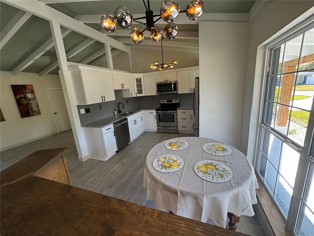 1500 CARSON CIRCLE NE photo 10