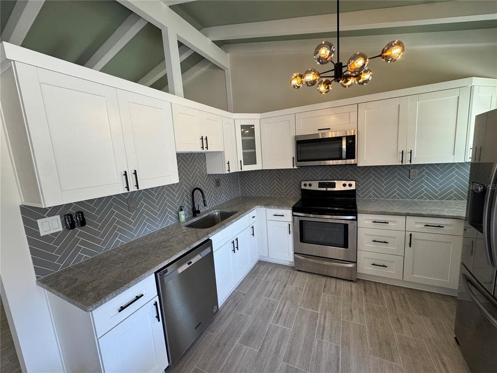 1500 CARSON CIRCLE NE photo 4