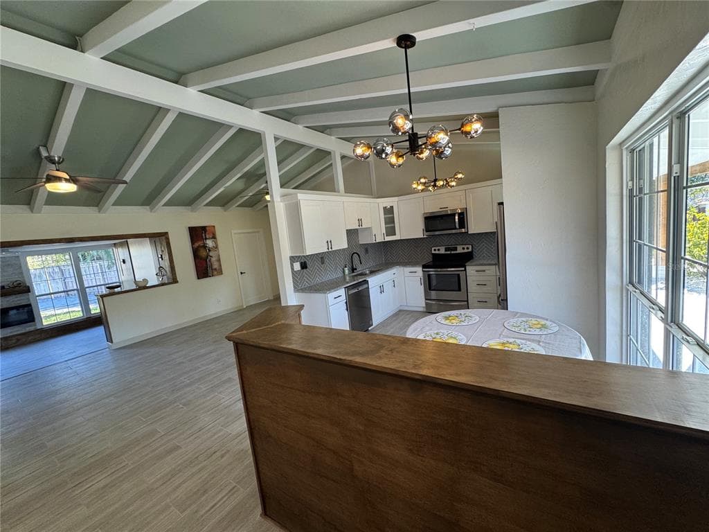 1500 CARSON CIRCLE NE photo 8