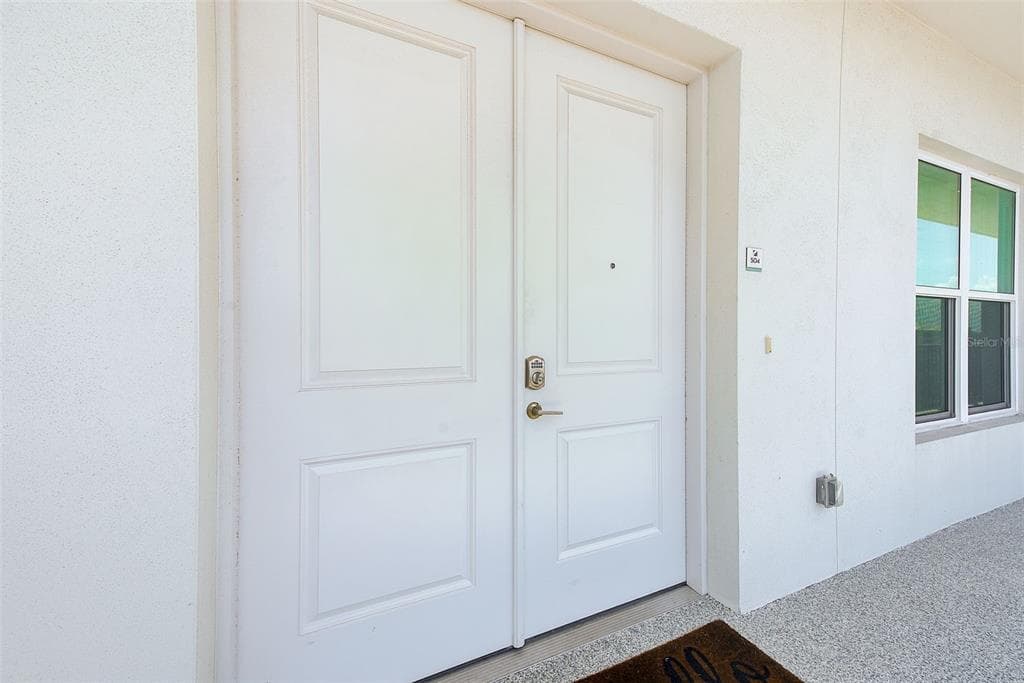 400 150TH AVENUE 504 photo 2