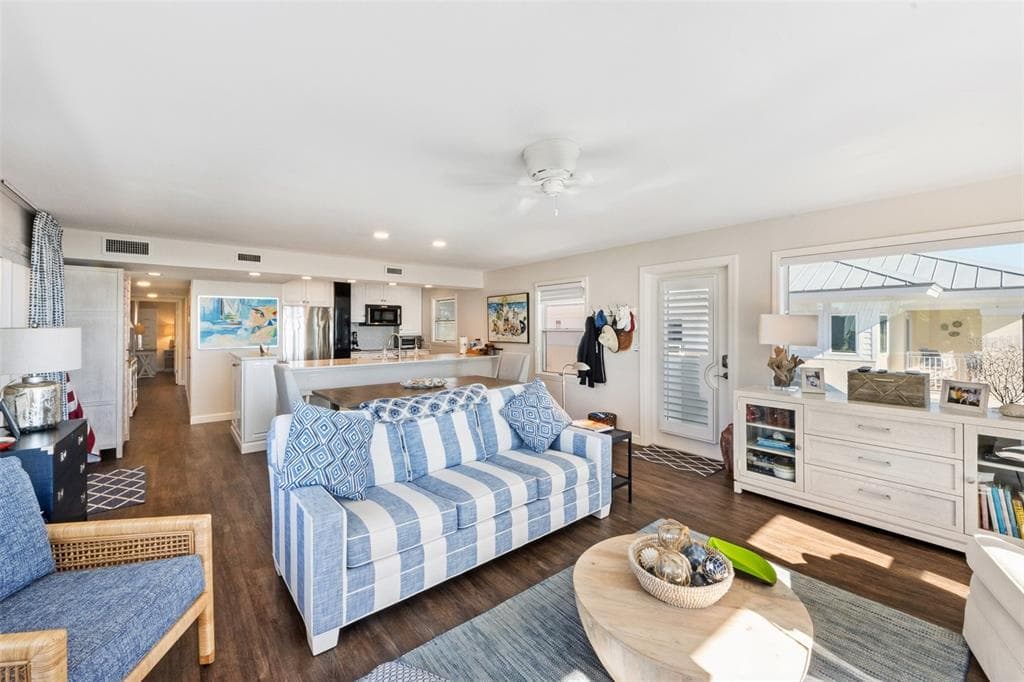 103 PALM AVENUE photo 8