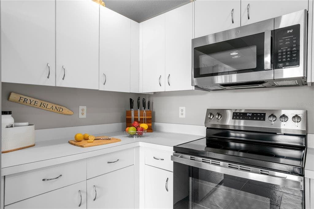 4750 DOLPHIN CAY LANE S 107 photo 16