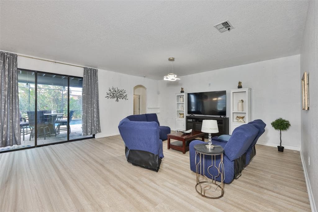 10039 SMARTY JONES DRIVE photo 11