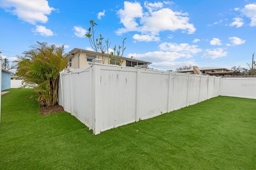 912 21ST AVENUE W photo 19