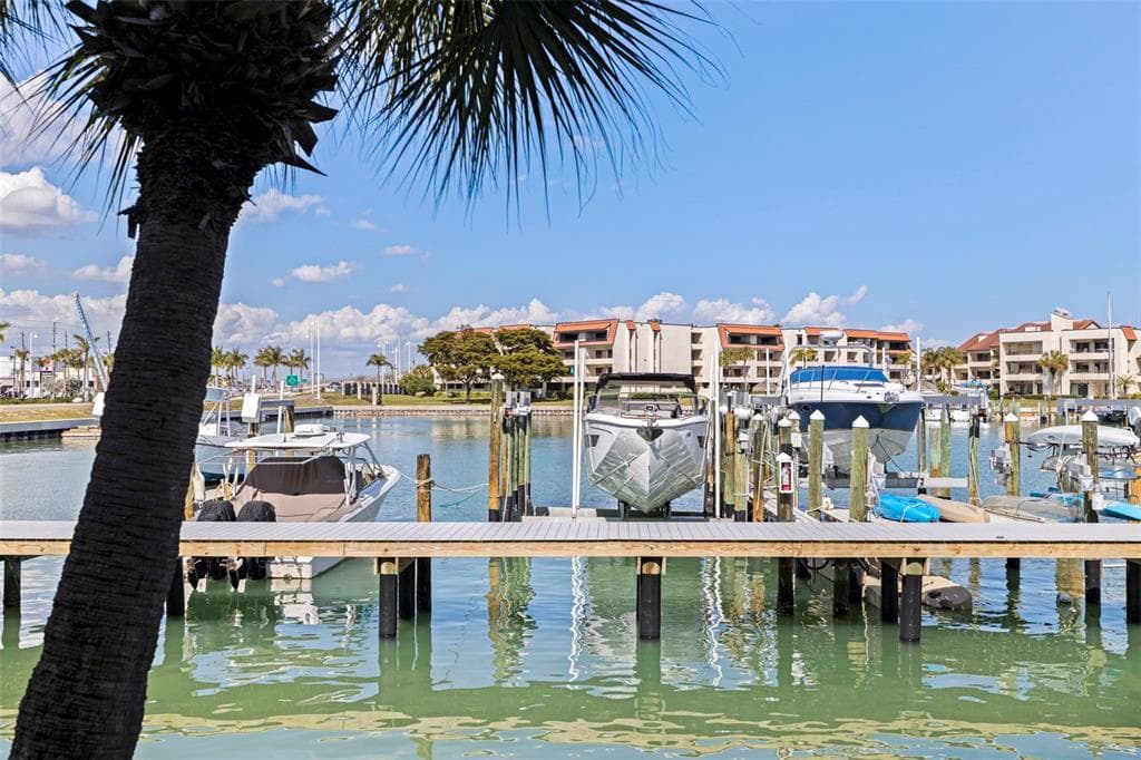 117 YACHT CLUB LANE 3