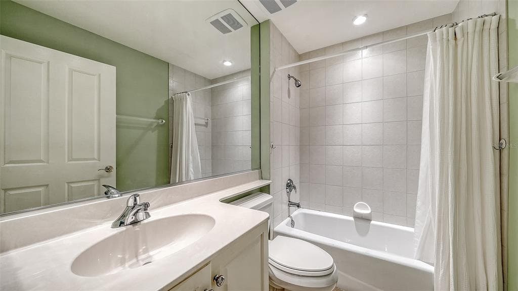 5235 PARISIENNE PLACE 101B28 photo 18