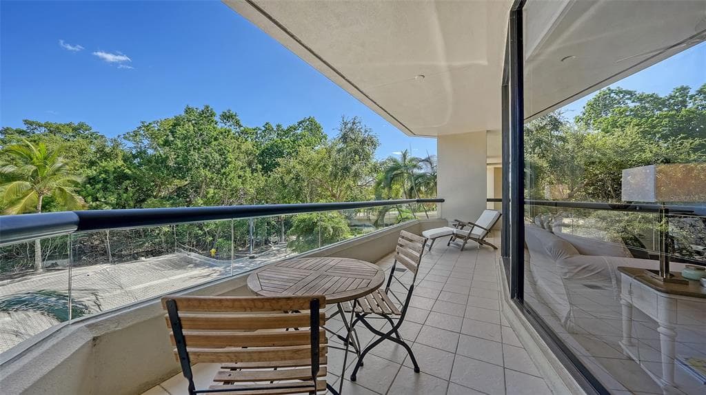 1241 GULF OF MEXICO DRIVE 111 photo 6