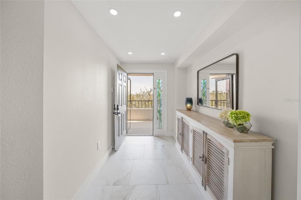 5880 MIDNIGHT PASS ROAD 511 photo 15