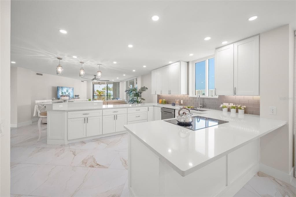 5880 MIDNIGHT PASS ROAD 511 photo 25
