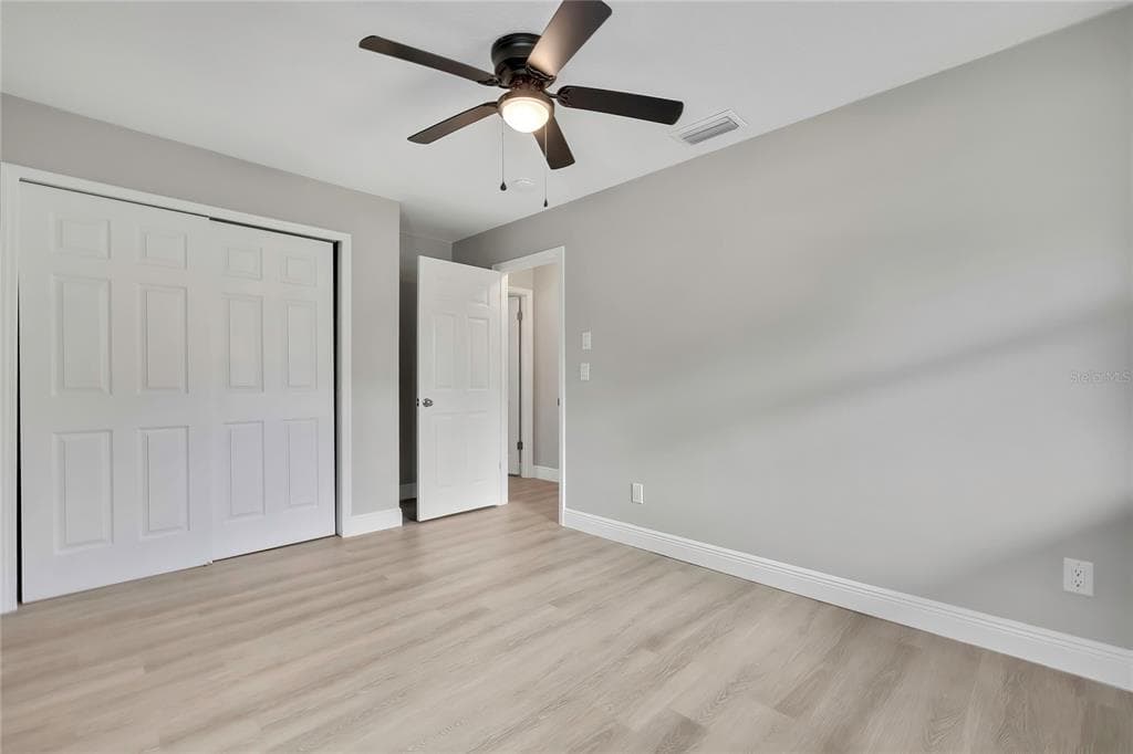 6703 SEAVIEW BOULEVARD photo 25