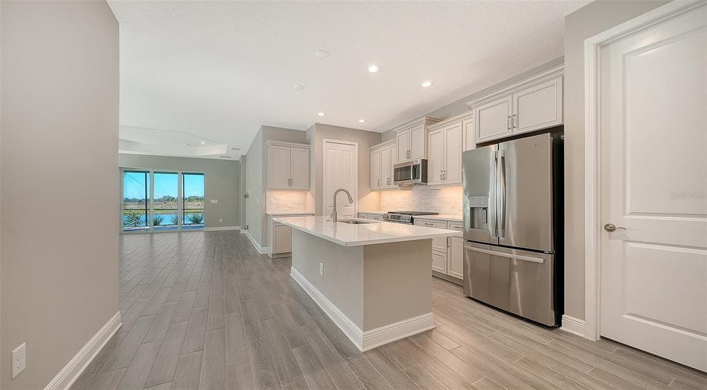 2118 SYLVESTER PALM LANE photo 6