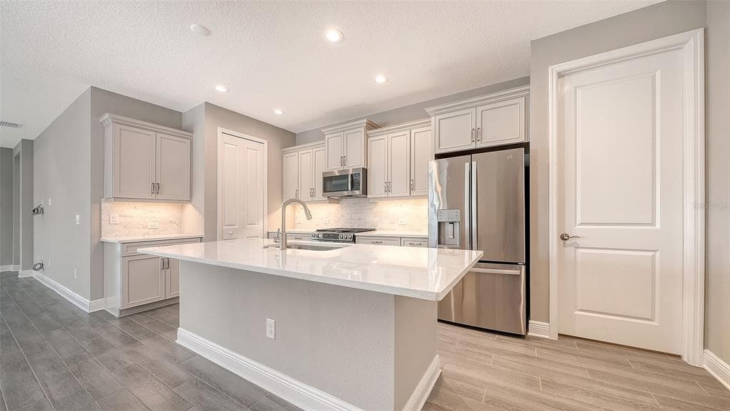 2118 SYLVESTER PALM LANE photo 7