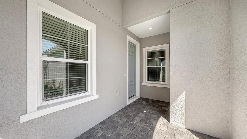 2118 SYLVESTER PALM LANE photo 8