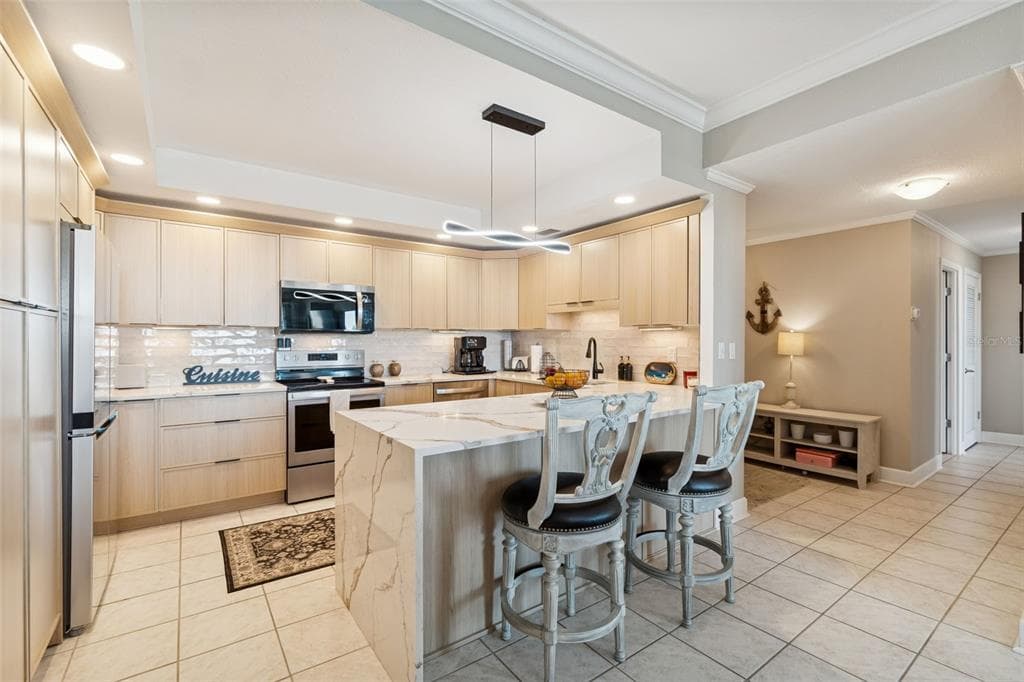4 BELLEVIEW BOULEVARD 701 photo 14