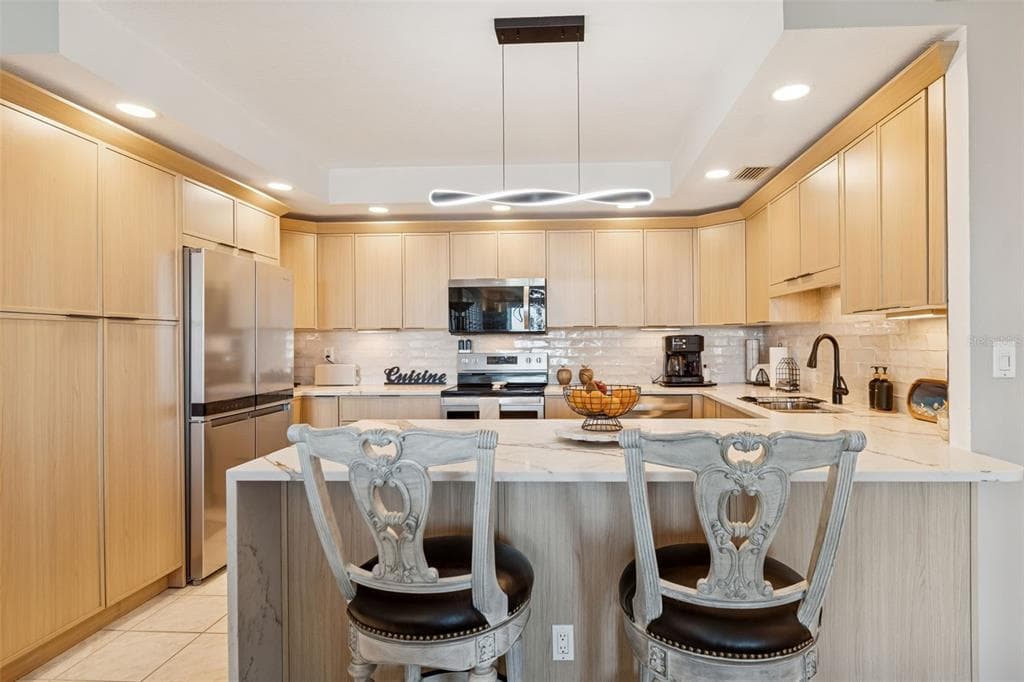 4 BELLEVIEW BOULEVARD 701 photo 15