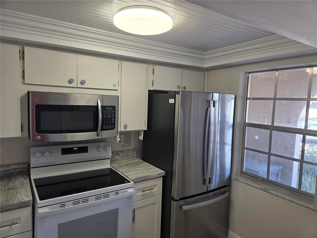 4120 STRATFORD DRIVE photo 8