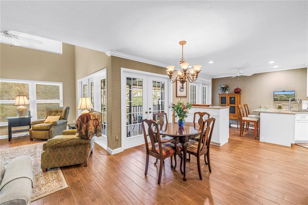 812 AMELIA COURT NE photo 2