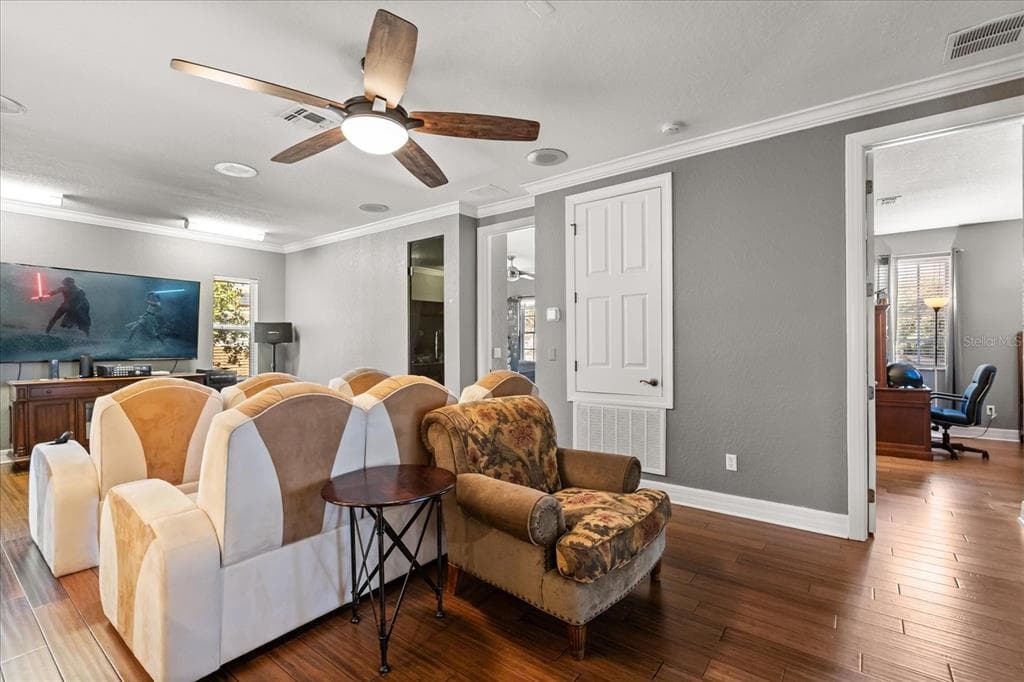 2450 DAHLGREN WAY photo 23