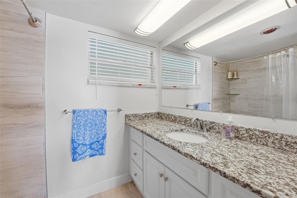 4440 EXETER DRIVE 106 photo 14