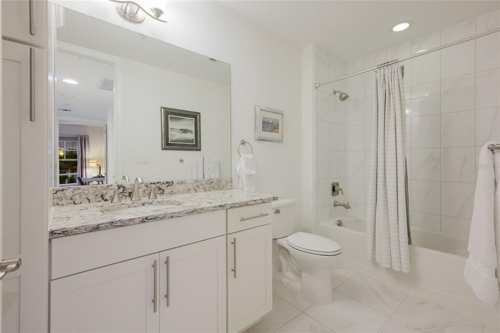 376 ARUBA CIRCLE 203 photo 24