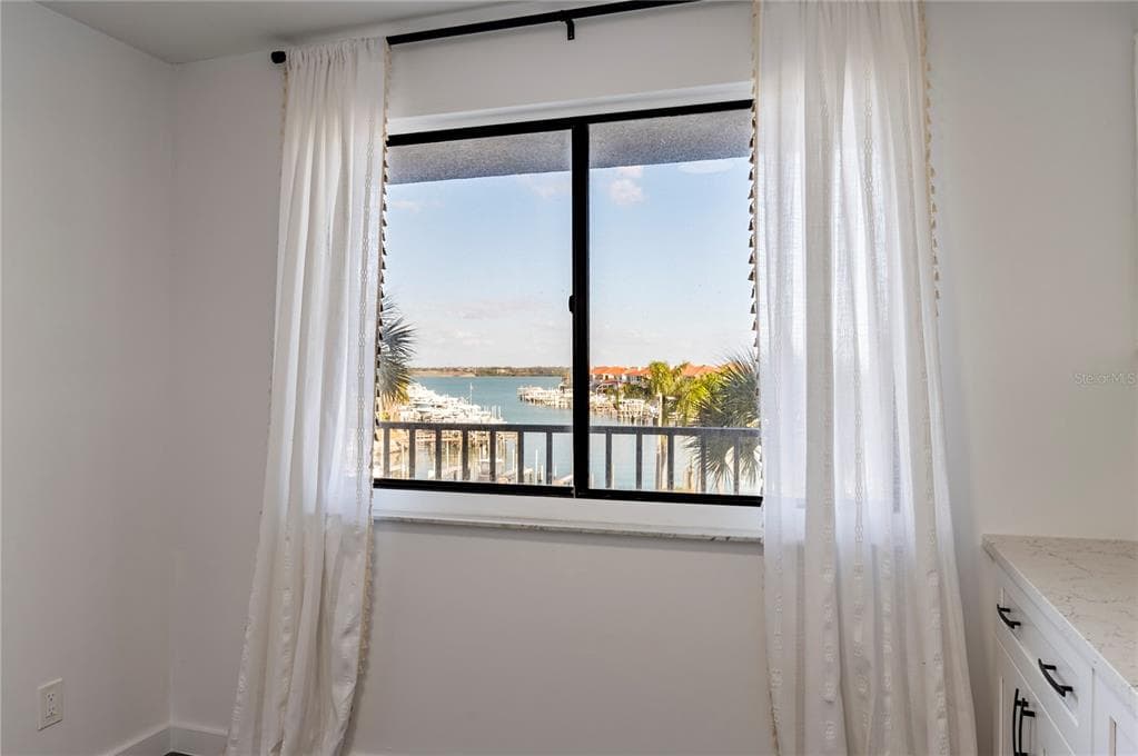 1591 GULF BOULEVARD 203S photo 11