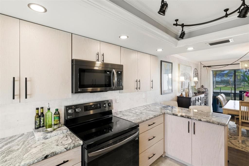 1433 MEDITERRANEAN DRIVE E photo 22