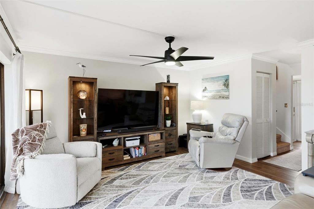 1433 MEDITERRANEAN DRIVE E photo 10