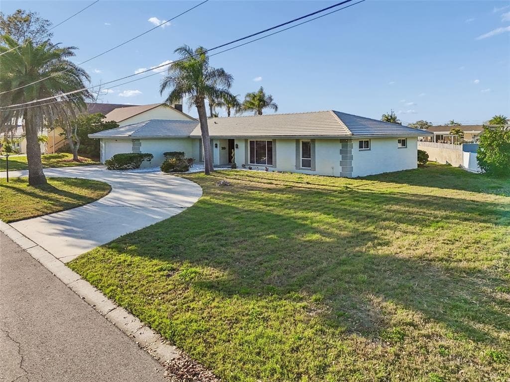 4415 CLEARWATER HARBOR DRIVE N photo 10