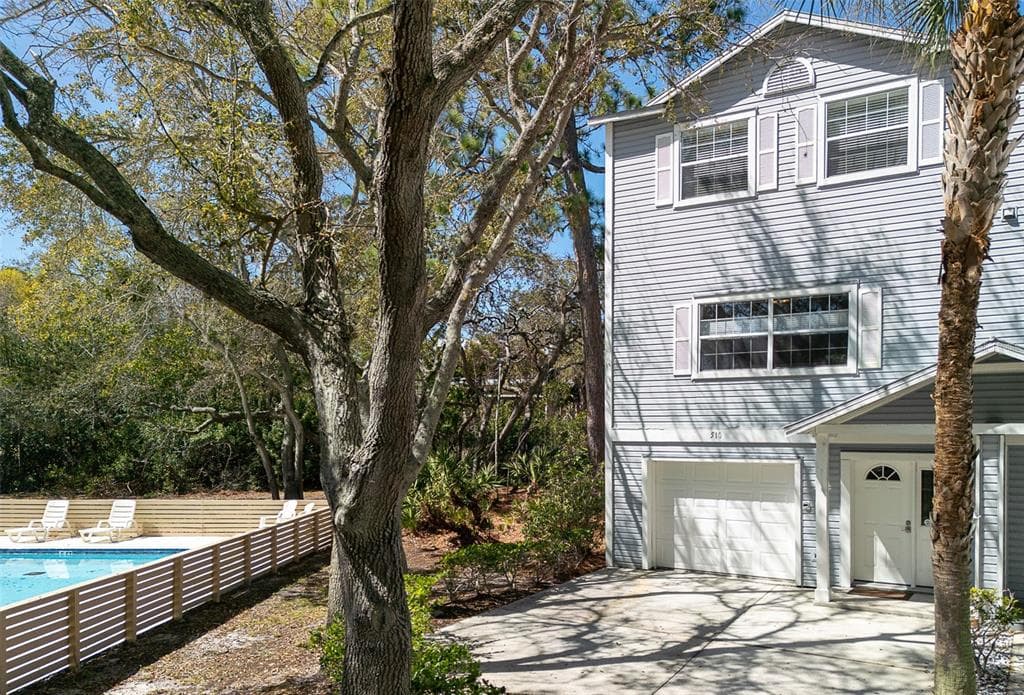 510 RYANS WOODS LANE photo 1