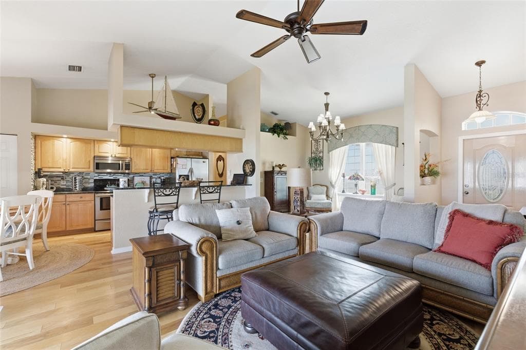 1318 PENGUIN COURT photo 5