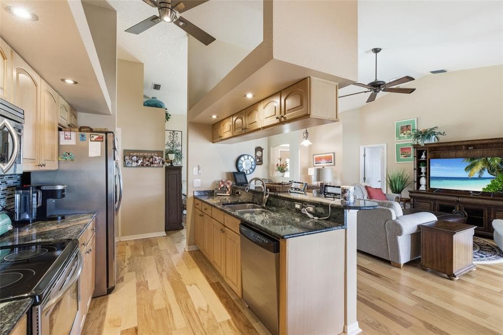 1318 PENGUIN COURT photo 9