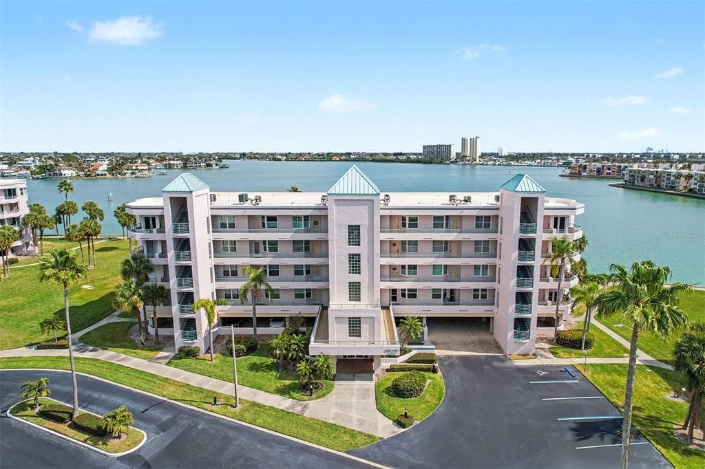 8021 SAILBOAT KEY BOULEVARD S 101 photo 20