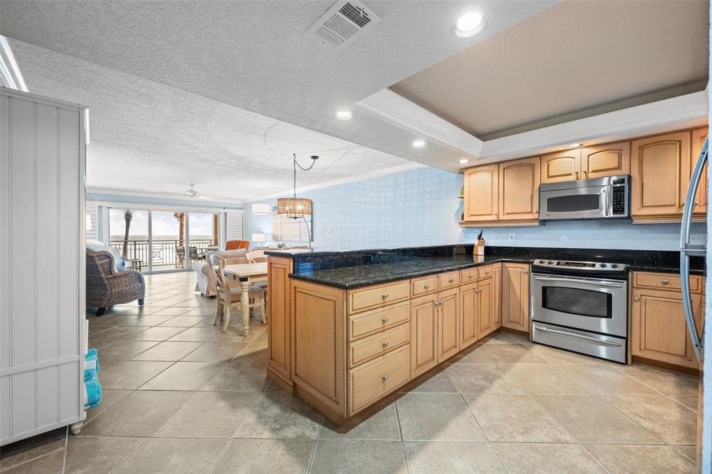 5501 S ATLANTIC AVENUE 306 photo 3