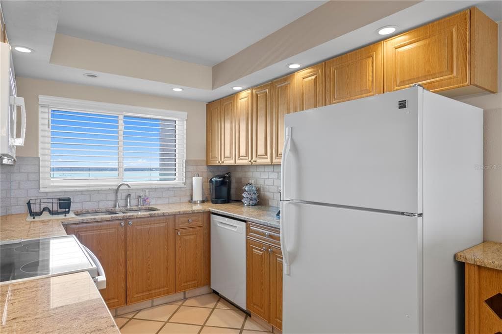 1290 GULF BOULEVARD 1002 photo 16