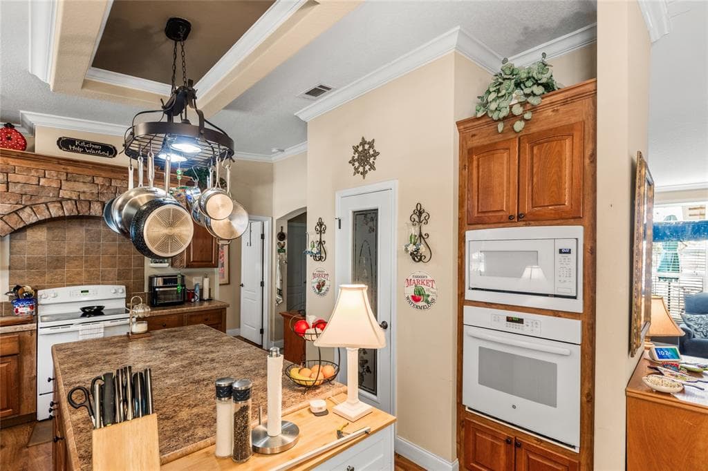 5711 CARIBBEAN CIRCLE photo 25