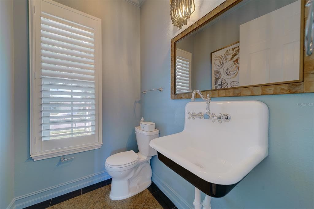 824 ISLAND WAY photo 16